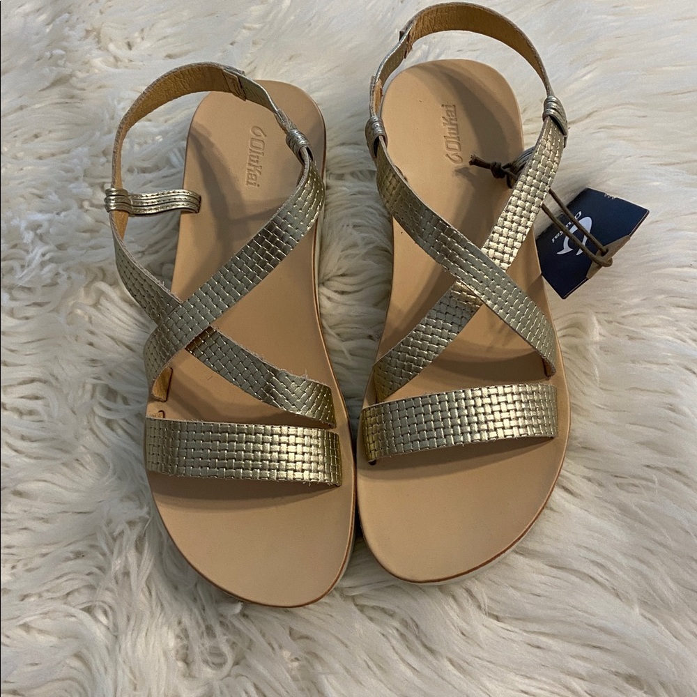 OluKai Women's Sandals in Metallic Gold size 10W brand new see all photos - Picture 3 of 12